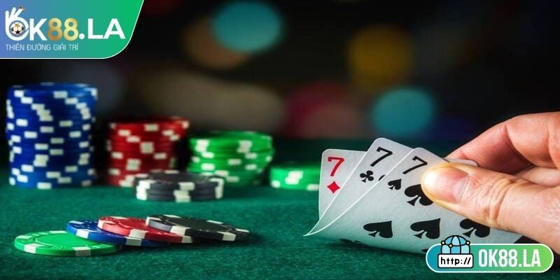 Trình tự kết hợp bài quốc tế trong game